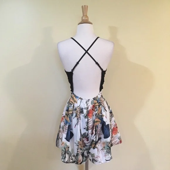 Black Lace Bodice Open Strappy Back Floral Romper - Picture 5 of 5